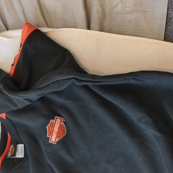 Harley-Davidson Black and Orange pullover Sweatshirt - Picture 9 of 16
